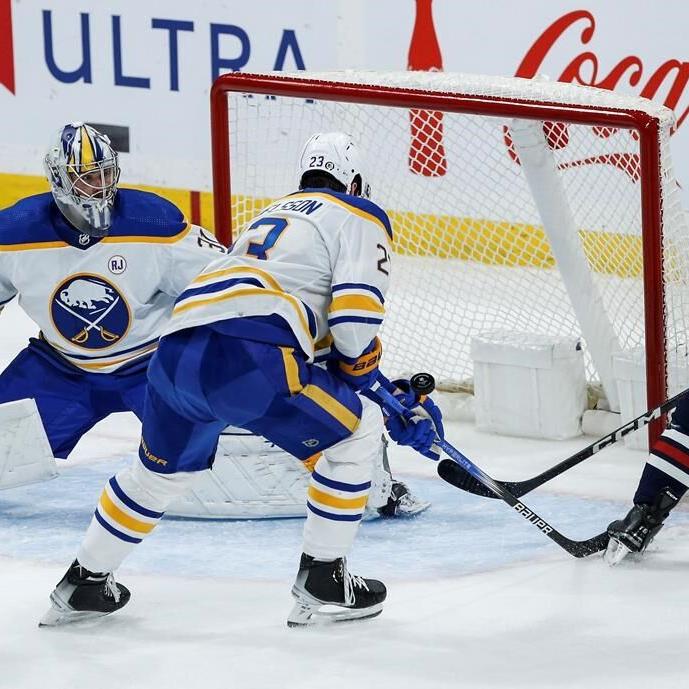 Jets lose four players, including defenceman Dillon, as free agency opens